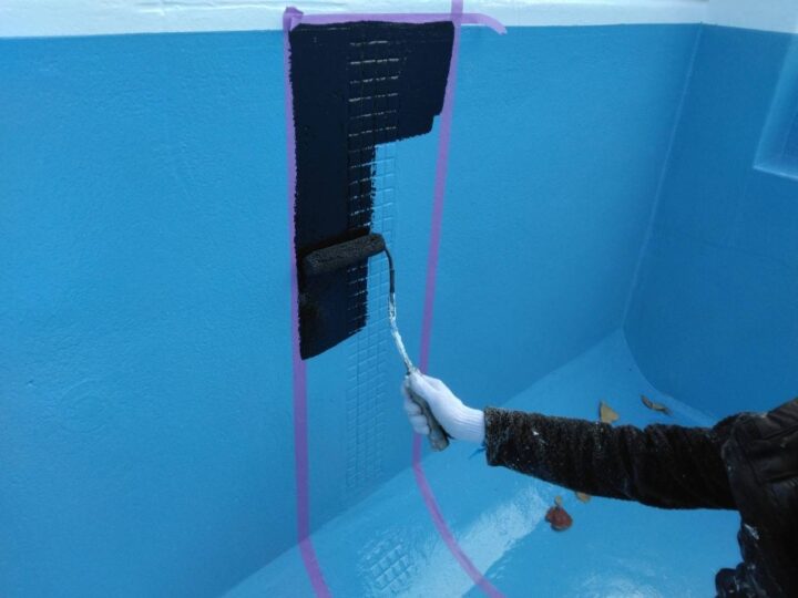 プールライン塗装